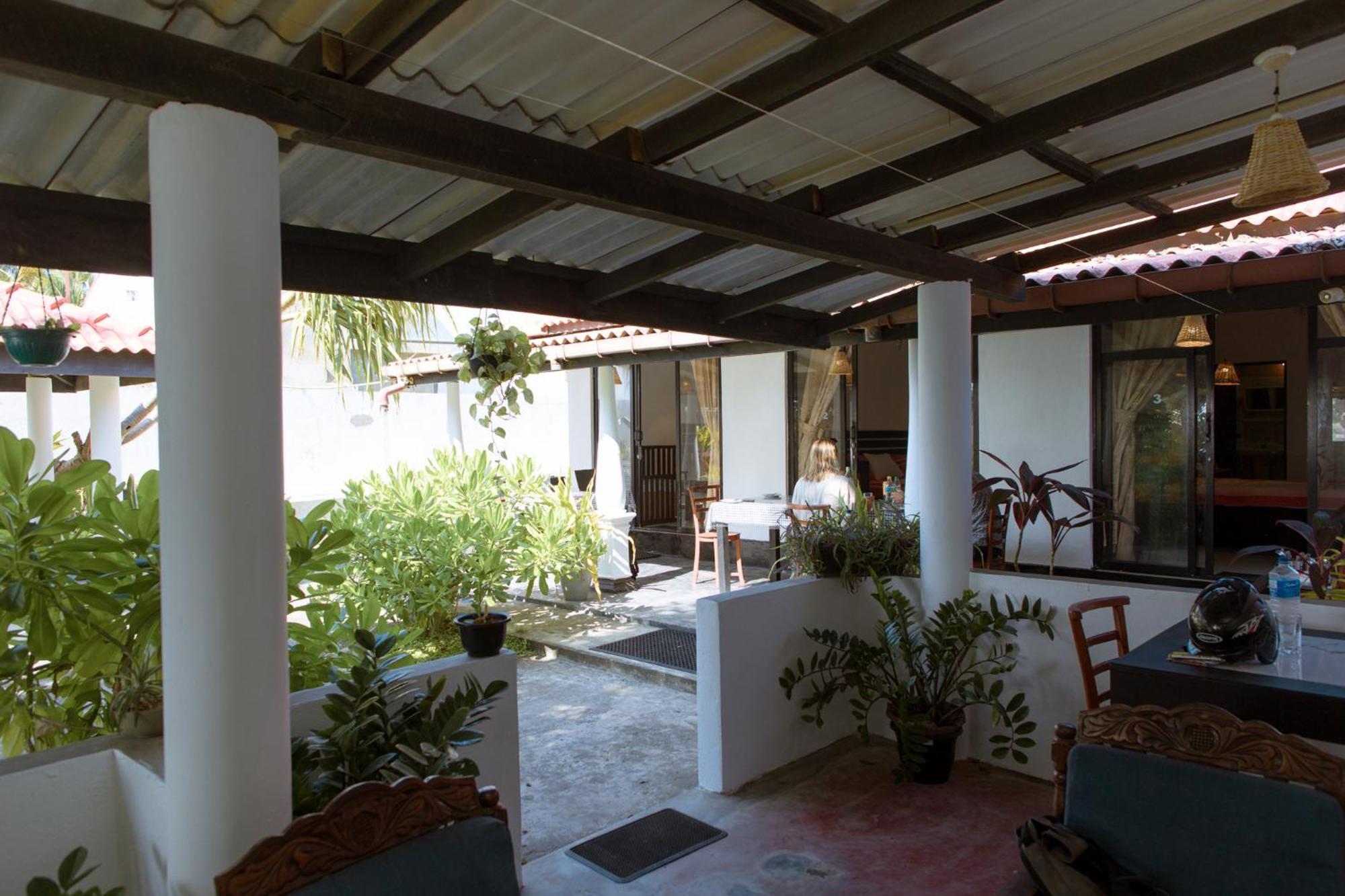 Yes Beach House Mirissa Exterior foto